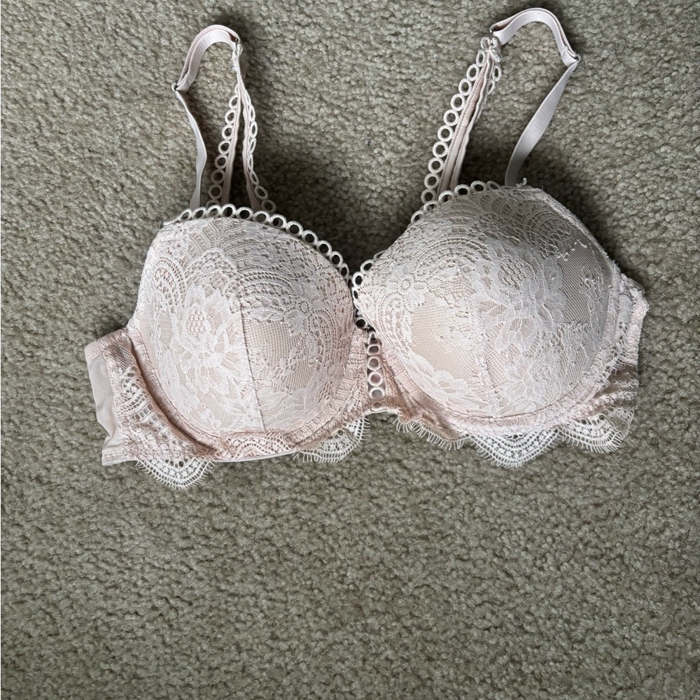 Victoria's Secret Dream Angels Lace Underwire Bra - Cream